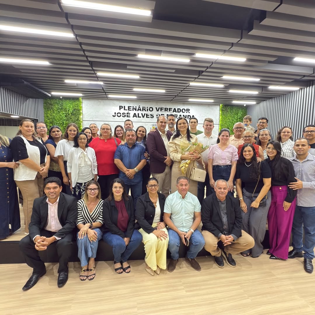 Câmara homenageia pastores Diogo e Najara em sessão de despedida